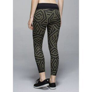 Lululemon Inspire Tight II *Full-On Luxtreme Chevron Shuffle Size 6 EUC